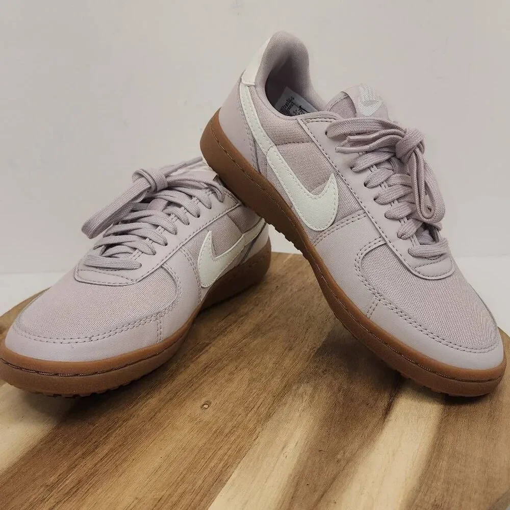 Nike Field General Women's Size 7 Platinum Violet(Pink) Gum Soles